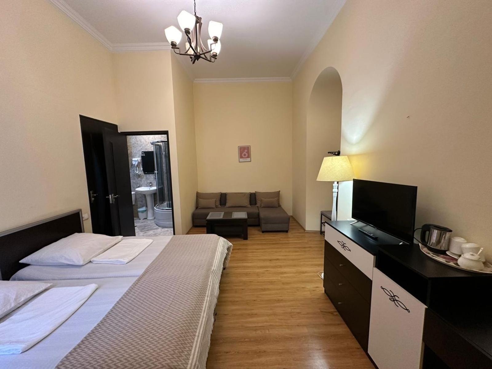 Golden Lion Hotel Sighnaghi Luaran gambar
