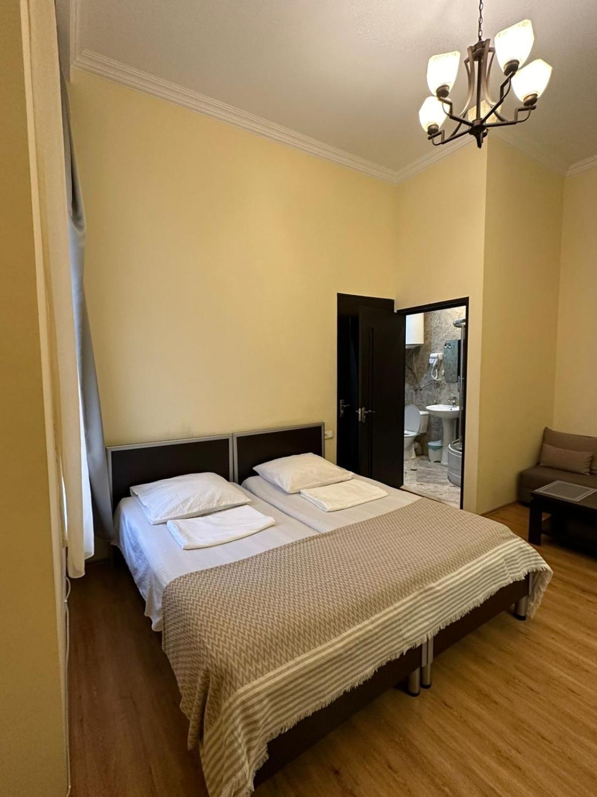 Golden Lion Hotel Sighnaghi Luaran gambar