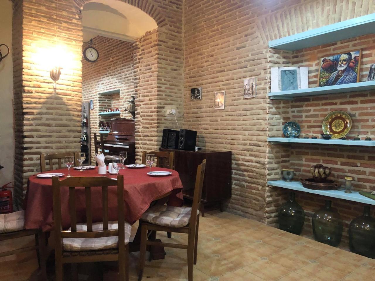 Golden Lion Hotel Sighnaghi Luaran gambar